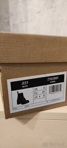 Dr. Martens Jesy EU39 - 11