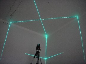 Samonivelačný profi krížový laser DEKO - zelený - 11