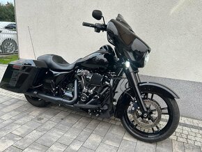 Harley Favidson Street Glide - 11