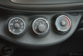 Toyota Yaris 1.30 i, automat, SR voz - 11