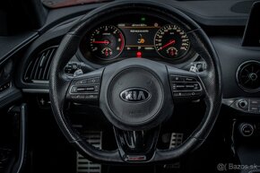 Kia Stinger GT line 4x4 - 11