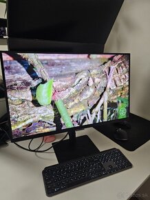 Samsung 27' 4k Monitor (LS27A800U) - 11