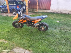 KTM 690SM LC4 - 11