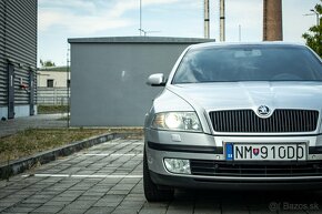 ŠKODA OCTAVIA 1.9 TDI DSG ELEGANCE - 11