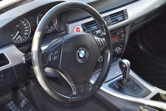 BMW Rad 3 Touring 320 d 163k A/T - 11