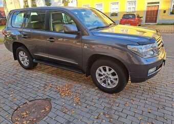 Toyota Land Cruiser 4,5 D4-D Lux REZERVE nafta automat - 11