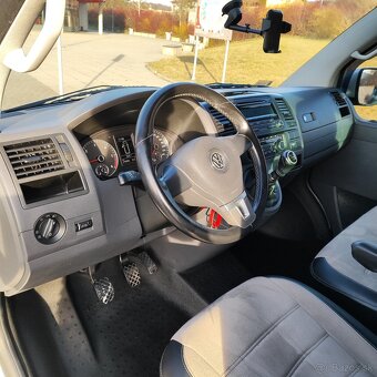 VW Caravelle T5 Comfortline, 103 kW, manuál - 11