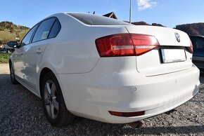 Volkswagen Jetta 1,2 tsi r.2015 - 77kw 6 rychlosti - TOP - 11