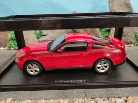 prodám model 1:18 FORD MUSTANG GT 2010 AUTOart - 11