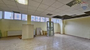 PRENÁJOM komerčné priestory 520 m2 Staré sídlisko Prievidza - 11