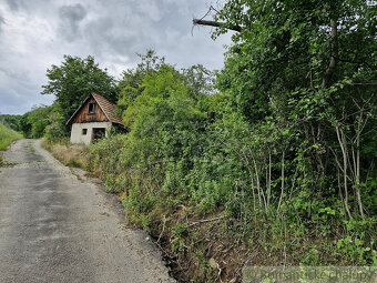 Pozemok s pivničným domčekom - najkrajší výhľad  v Pukanci - 11