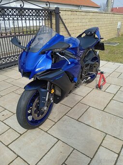 Yamaha R1 2022 - 11