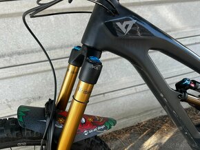 YT Capra 27 CF Pro Race L - 11