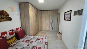 2 IZBOVÝ BYT 53,6 M2 S VÝHĽADOM NA VÁH, BALKÓN, LOGGIA, PIEŠ - 11