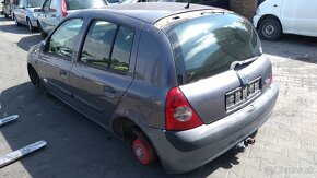 Lacno rozpredám Renault Clio II 2001-2008 na náhradné diely - 11