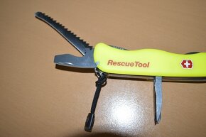 predam novy nozik Victorinox Rescue Tool - 11