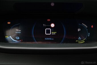 Peugeot e2008 100kW KOŽA, VIRTUAL, 360 KAMERA, CarPlay - 11