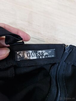 Guess cierne bandazovane bodycon saty na ramienka - 11