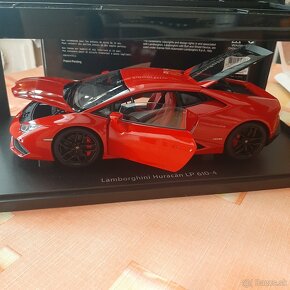 1:18 Autoart Civilne modely - 11