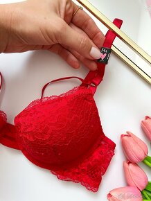 Victoria’s Secret čipkovana podprsenka push-up 75A - 11