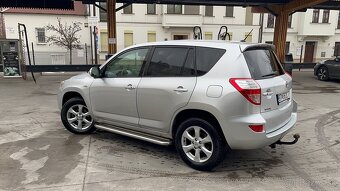 Predám toyotu rav 4 2011 - 11