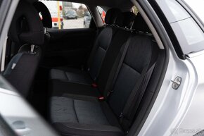 Citroën C4 1.6 HDi Exclusive, LED, po servise, garažované - 11