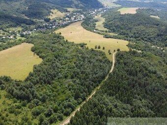 Exkluzívny pozemok s očarujúcou panorámou nad obcou Osadné - 11