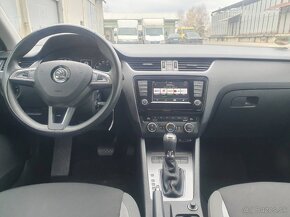 Škoda Octavia Combi 2.0 TDI JOY DSG - 11