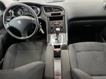 Peugeot 5008 1.6HDi 7MÍST NAVI 2 x LITÁ KOLA  AUTOMAT - 11