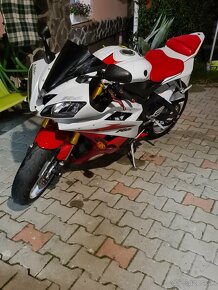 Yamaha R6 - 11