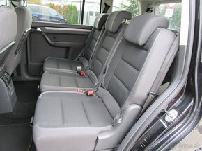 Volkswagen Touran 2.0 TDI Highline DSG - 11