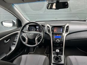 Hyundai i30 CW 1.6i MPI DOHC 88kw M6 benzín - 11