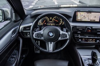 BMW Rad 5 M550i xDrive A/T G 30 2019 - 11