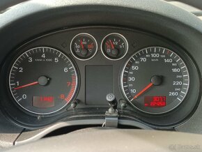 Audi A3 8P 1.6 benzin - 11