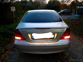 Predám vymenim mercedes C220 CDI rok 2005 - 11