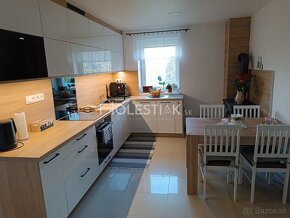 Akcia do 31.12.2024 - 5000 EUR - Predám 3+1 byt so záhradkou - 11