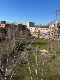 4-izbový byt s balkónom v blízkosti centra mesta na predaj - 11