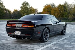 Dodge Challenger R/T 6.4 Scat Pack - 11