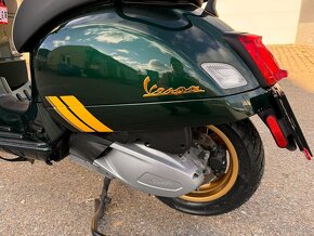 2022 PIAGGIO VESPA 300 GTS HPE RACING SIXTIES 3000 km - 11