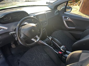 Peugeot 2008 1.2 PureTech - 11