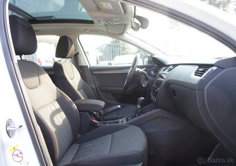 Škoda Octavia Combi 2.0 TDI DSG Panorama - 11