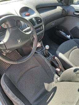 PEUGEOT 206 1.4HDi - 11