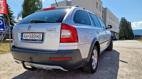 Škoda Octavia Combi 2.0 TDI CR DPF 4x4 Scout DSG NAVI XENON - 11