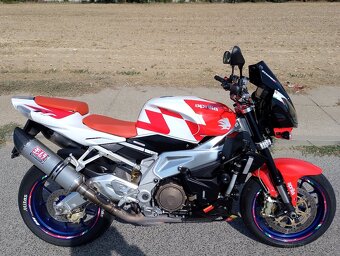 Aprilia tuono 1000 R - 11