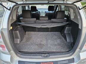 Toyota corolla Verso - 11