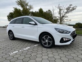 Hyundai i30 CW Kombi 1.6 CRDi Family DTC - 11