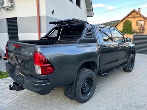 TOYOTA HILUX - NA PREDAJ (aj NA SPLATKY) - 11