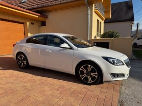 Predám Opel Insignia Cosmo 2,0 CDTI  Hatchback diesiel - 11