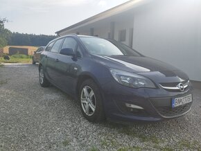 Opel Astra Sport Tourer - 11