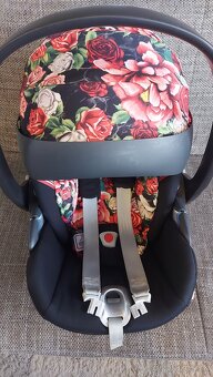 Cybex Cloud Z i-Size Spring Blossom Dark autosedacka vajicko - 11